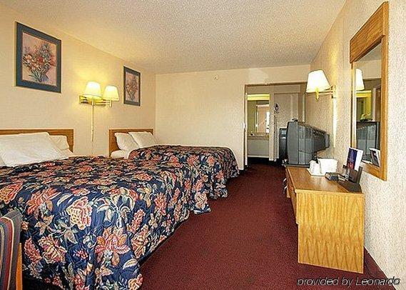 Quality Inn Henderson I-85 Room photo